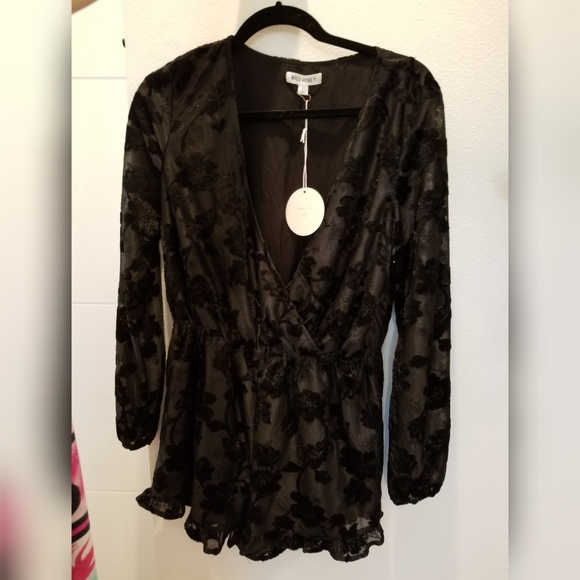 Black crushed velvet romper - Picture 1 of 3
